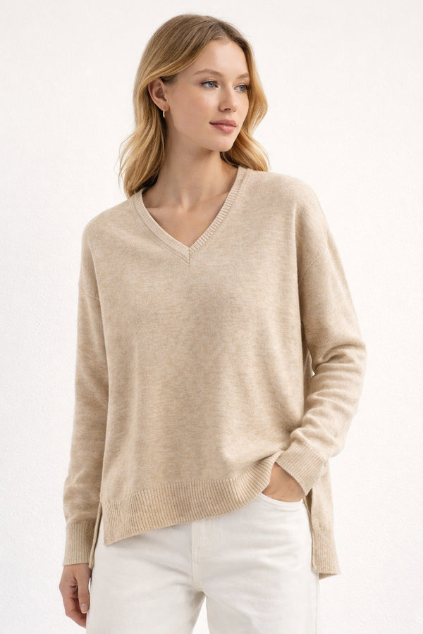 Whiteroom Selection - Timeless Elegance V-Neck Sweater Beige